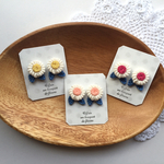 ちょっぴりレトロなflowerピアスorイヤリング