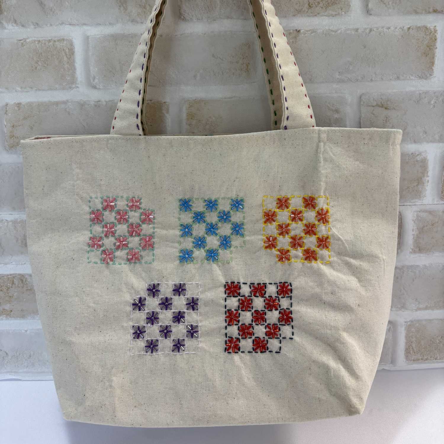 【クロスステッチ❤︎トートバッグ】ハンドメイド　サモイロフ　チューリップ クロスステッチ❤︎トートバッグ】ハンドメイド サモイロフ
