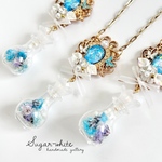💠 June. ✵ 2匹の蝶とお花の小瓶のネックレス  ペンダント ドライフラワー  かすみ草  リボン ✨ステンレス製チェーン
