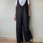 忙しい朝にも。春夏の“大人の楽ちん“サロペットパンツ。リネン100のオールイン。 Vネック 黒色