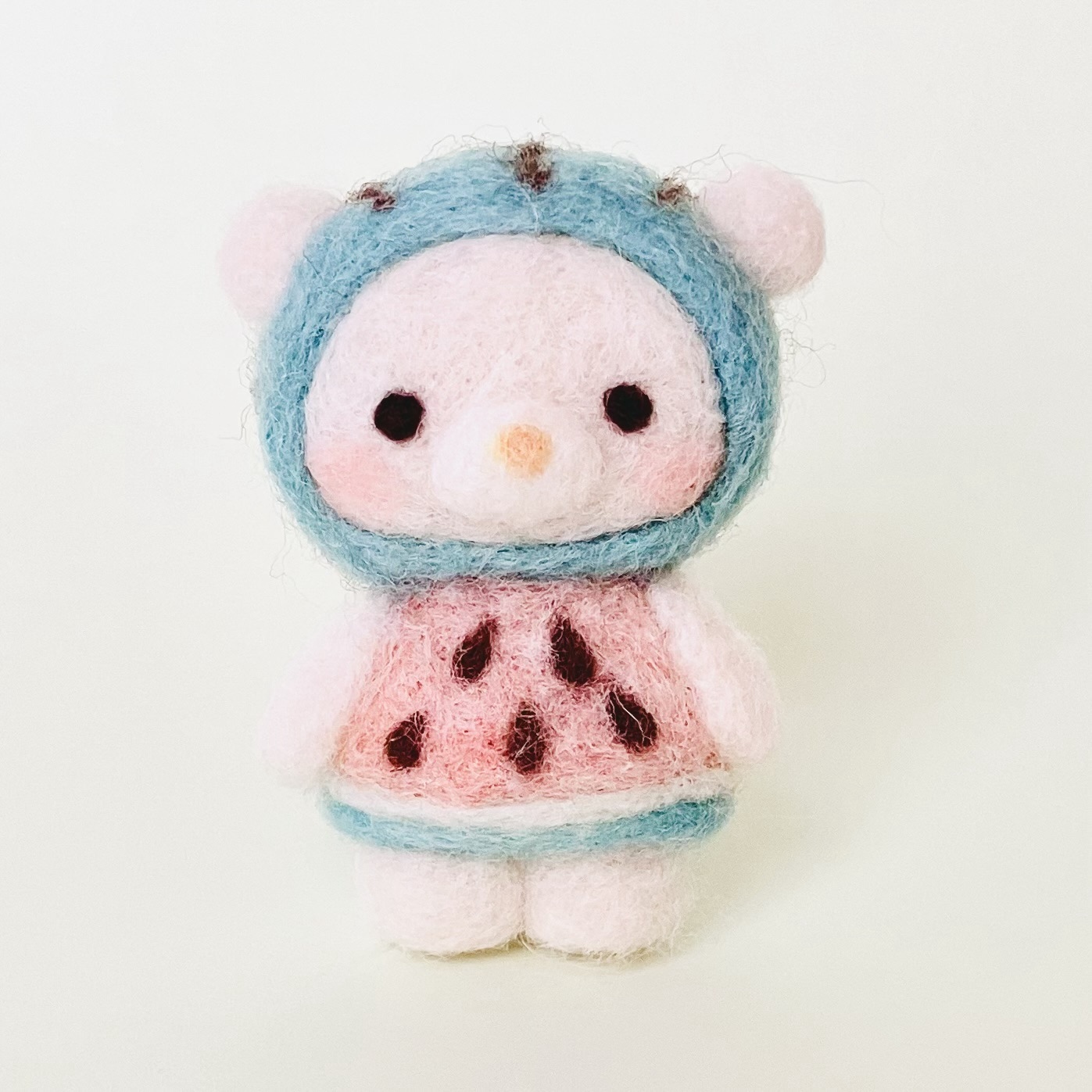リンゴ大好き♡うさぎさんのリップクリームケース / かわいい 動物
