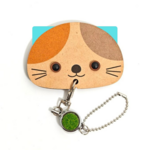 【受注生産】カードを入れるとねこみみが現れる！木製ねこ型パスケース🐾 【ミケ】