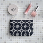 mina perhonen anemone アネモネ　ミニ コスメ ポーチ　14  ポケットつき　ミナペルホネン の刺繍生地　ネイビー