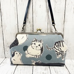 猫迷彩柄　がま口バッグ ショルダー付き ハンドメイド