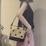 1739 自分らしさを纏うVINTAGE  NINARICCI ニナリッチ 異素材ワッペンショルダーバッグ　ブランドアンティーク  ヴィンテージ  ギフト　90年代ninaricci