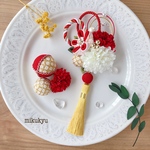 七五三や卒業式に！マムと梅花の髪飾り 白／赤二重