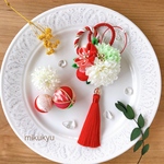 七五三や卒業式に！マムと梅花の髪飾り 赤／水玉