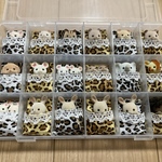 177【再販】シルバニア　赤ちゃん　ベッド　布団　ケース　収納　ヒョウ柄