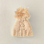ニット帽の刺繍ブローチ（小）