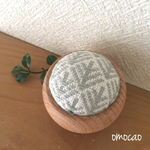 こぎん刺しのピンクッション✳︎まつかさ✳︎ライトグレー