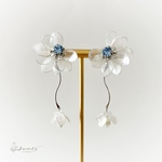 【blue fleur 〜ﾌﾞﾙｰ ﾌﾙｰﾙ〜】サムシングブルーの花びらピアス・イヤリング／ウェディング・ブライダル・花嫁・結婚式