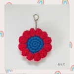 《花びら12枚》大きくてかわいい！お花のキーホルダー　ミャクミャクカラー　ブローチ　ハンドメイド