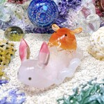 Uo597［メンダコ］宇宙を宿すガラスのウミウシ