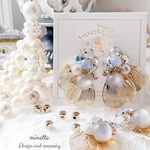 gold flower design