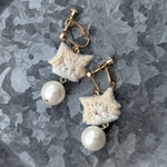  ノルウェージャンフォレストキャットの手刺繍ピアス・イヤリング