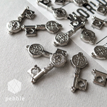 【2pcs】[304ステンレス] 鍵 メタル チャーム シルバー CM-186