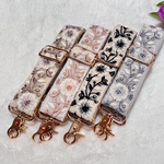 スマホストラップ　ショルダーストラップ　インド刺繍リボン　レース　花柄