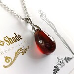 一点物・アクセ選択》天然ガーネット(インド産)　石の形：ペアシェイプ・カボション　縦18mm×横11mm/加工選択ペンダント・バッグチャーム/silver925＋ロジウムコーティング【El-Shade