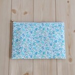 【値下げ】大きめ20cm　小花柄フラットポーチ　内ポケット　ブルー　　291　ラッピング対応可