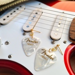 【ホワイトモト🪽/全14色】フェンダー ピックピアス/イヤリング Fender　音楽　ギター　ライブ　コンサート