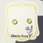 グラデーション一粒ピアス〜ひまわり〜　レジン　緑　黄色　丸　小さい　華奢　チタン　シンプル