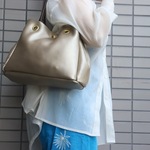今日だけ1000円値下げ❗️レザートート 肩がけ ゴールド ムチムチ  柔らか 本革 ハンドメイド 722