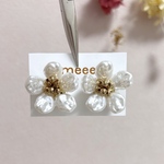 pearl flower♡《イヤリング/ピアス/ゴールド/フラワー/バロックパール風/大ぶり》