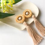 再販しました♡ビーズ刺繍タッセルイヤリング（ベージュ）
