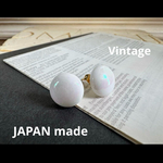 日本製　メイドインジャパン　オーロラホワイト　ピアス　カボション　白　サージカルステンレス　　　　　　　　アレルギー対応　虹　レインボー　七色　丸　ころん　レトロ　ヴィンテージ