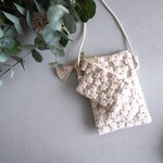 【母の日　3日以内発送】スマホポシェットとポーチの2点セット -お花模様の刺繍レース　リバティ使用-SPP2502WH05BT