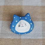 水玉フードねこのブローチ
