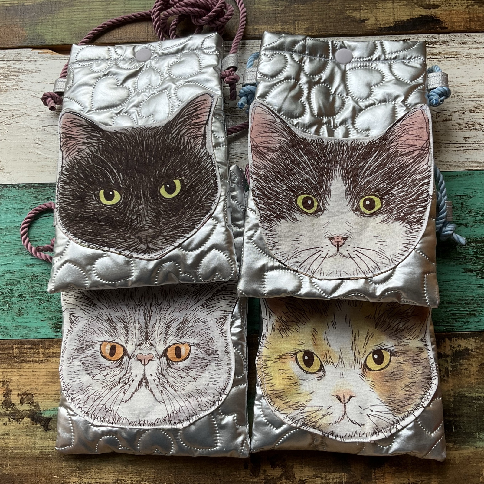 かもねぎ　猫ブローチ&原画　バッグ リアルプリント 白黒猫 口金バッグ sale - GREENP'S GALLERY