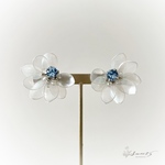 【something blue fleur 〜ｻﾑｼﾝｸﾞﾌﾞﾙｰ ﾌﾙｰﾙ】サムシングブルー花びらの耳飾り・ピアス・イヤリング／ブライダル・ウェディング・結婚式