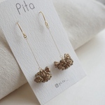 ふんわりベルフラワー× ブロンズ　ピアス/イヤリング