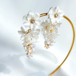 花嫁人気No.1✨再販✨ウェディング ブライダル お呼ばれ 花嫁 2way ピアス イヤリング 金属アレルギー対応 ユリジャスミン パール ホワイトフラワー ラインストーン 花  ブーケ No.140