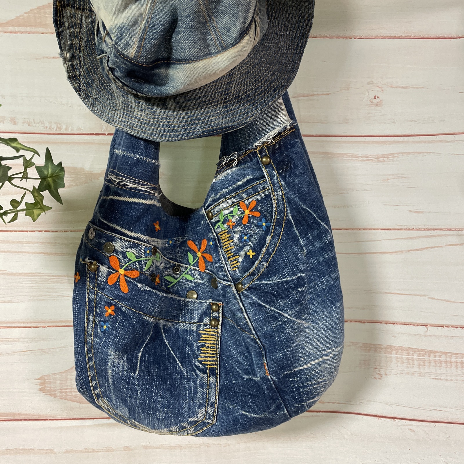 デニムリメイクトートバッグ 花の刺繍が可愛いbag-0023 - デニム大好き