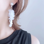 パール×花びらタッセルのピアス/イヤリング  【金属アレルギー対応】　シルバー