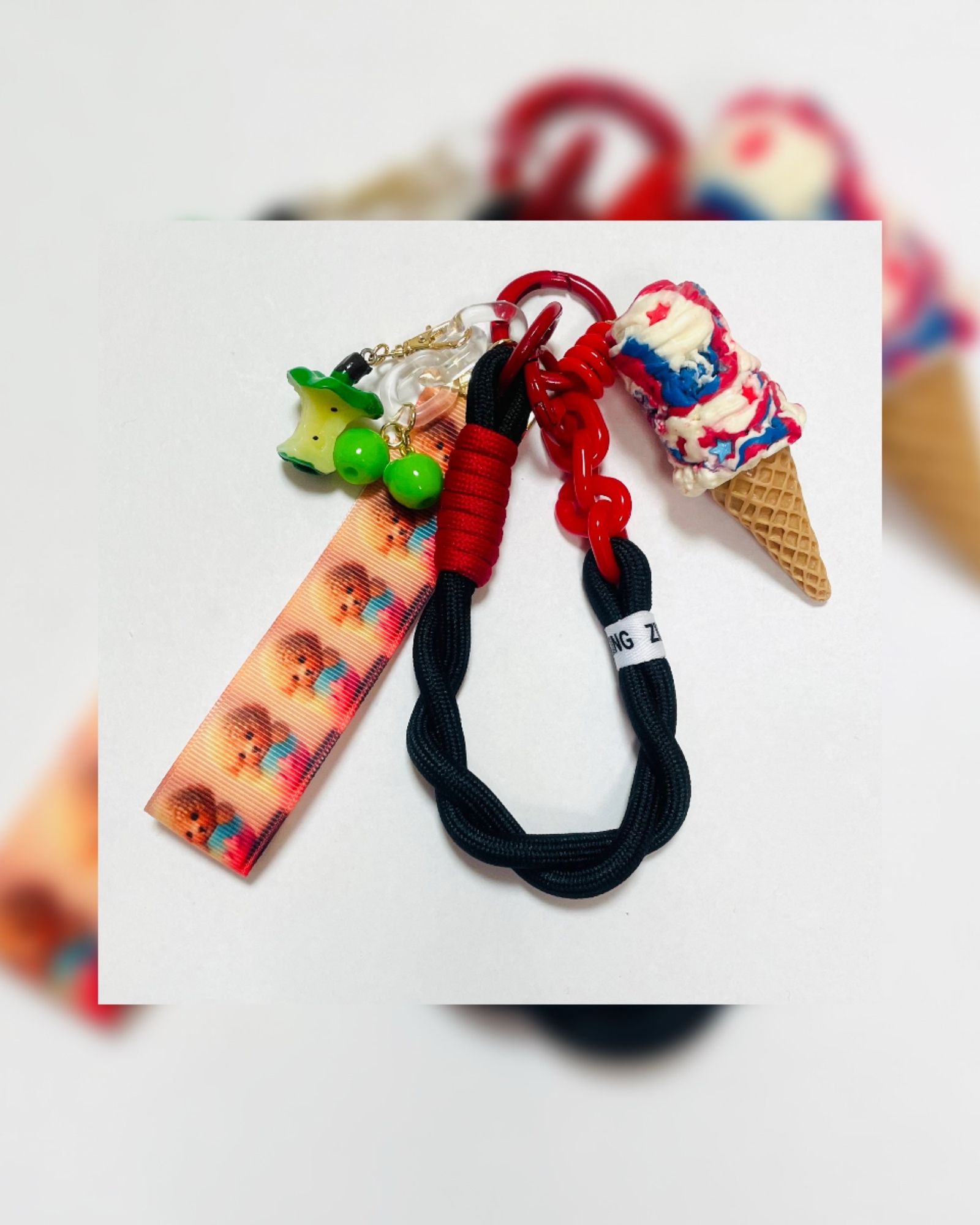 じゃらじゃらキーホルダー キーホルダー バッグチャーム 赤 レッド