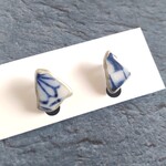 シー陶器 金継ぎアクセサリー【送料無料】アレルギー対応 一点もの  銀継ぎノンホールピアス petal
