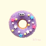《Pixie Bitesシリーズ》ポッピングドーナツ　ラベンダー　ビーズ刺繍ブローチ