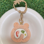 くま フルーツ ロール キーホルダー　／　フェイクスイーツ　樹脂粘土　