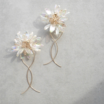 再販です𓂃༚⚪︎【金アレ対応】𓐍オーロラフラワー×カーブスティック𓐍ピアス/イヤリング   　