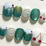 ポップなクリームソーダ🍒［ネイルチップ］マグネットネイル　キラキラ　果物ネイル　アイスクリーム　さくらんぼ　ぷっくり　夏ネイル