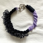 パラコード　スマホ　ハンドストラップ　ハンドメイド　フリル　リボン　パープル