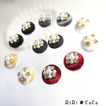 新作＊送料無料＊ビジューベロアくるみボタンピアス