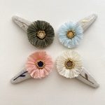 ⋮ 刺繍 ⋮ふわふわお花とビーズのぱっちんピン　刺繍　ヘアピン　ヘアクリップ　髪留め　花柄　ベビー　キッズ　ヘアアクセサリー　お花　おしゃれ　かわいい　ハンドメイド　ふわふわ　出産祝い　プチギフト