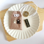 あなたのことを守り隊！ハリネズミとレッサーパンダの手刺繍お守り袋