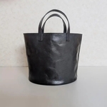 革のトートバッグ*つやブラック*