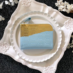 特別版：革の水色チョコ・ファスナーミニ財布（金の包み紙）