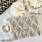 🥀《new》インド刺繍　インド刺繍ポーチ　刺繍ポーチ　インド刺繍リボン　花柄刺繍ポーチ　インド刺繍生地　ポーチ　コスメポーチ　ギフト　フェイクレザー　ライトグレー　パールチャーム付き
